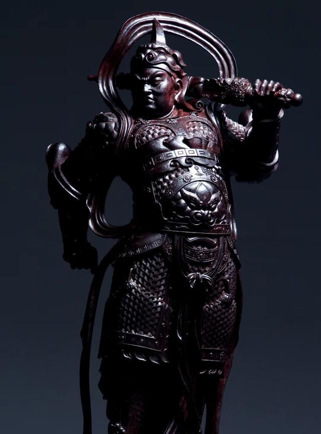 小叶紫檀,韦陀立像木雕,佛像摆件