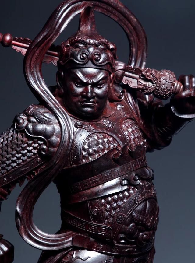 小叶紫檀,韦陀立像木雕,佛像摆件