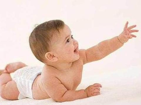 训练宝宝翻身，这4个方法简单又有效，帮助宝宝尽快get翻身技能