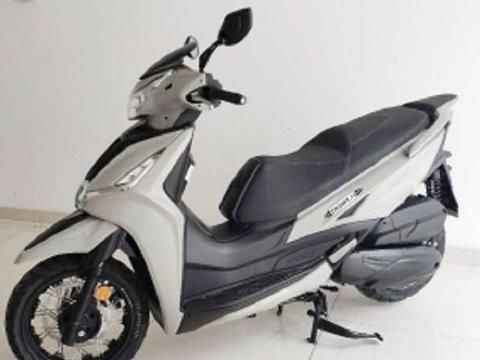 光阳再出新款大轮踏板，321cc水冷四气门发动机，真空辐条轮组合