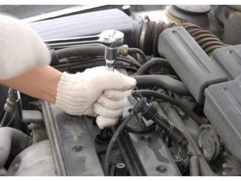 爱车出现这3种情况，赶紧更换火花塞！晚了发动机说不定要大修