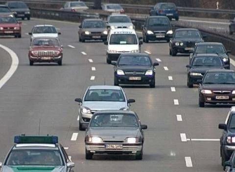 车子开了2年就报废了，但维修不好，因为车主开车时有这三个习惯