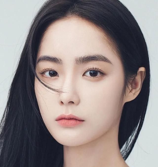 初恋脸的4个特征,中一个就算是美女,你中了几个?