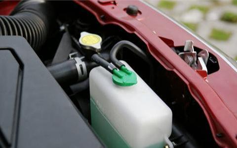 汽车防冻液多长时间更换？汽车防冻液更换介绍