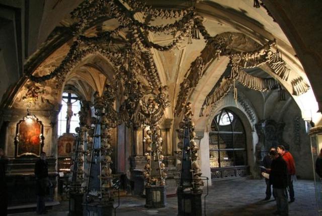 全球最恐怖的教堂,用骨头作为室内装饰,打造前所未有的惊悚之美