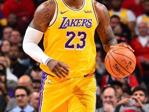 nba球星的球衣销量,韦德第15名,罗斯第14名,排名第1是