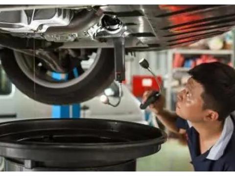 为啥老司机会说“烂车先烂底”？维修工：不想大修就要这样做