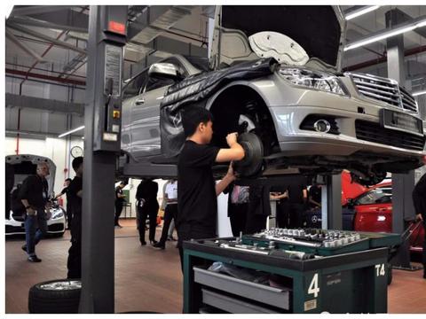 车跑7万公里连这4种东西都不换！修车师傅：是发动机不想要了？