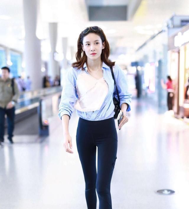 张蓝心的时尚真猜不透,健身裤丝袜傻傻分不清楚