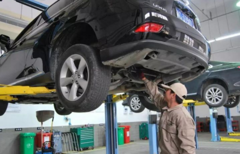 做完首保之后，为什么大多数人不去4S店保养了？老司机：都不傻