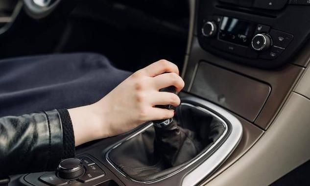 你真的会开自动挡吗?可能连起步就错了,很多人看完都惊呆了