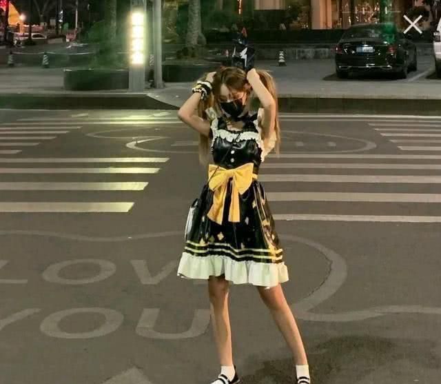和平精英万圣娃娃cos,和平精英女cos图片 和平精英:吃鸡还可以跨次元?这位女玩家的cos神还原!