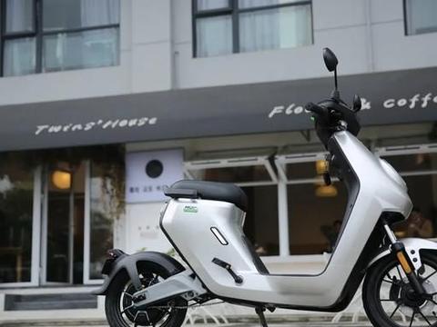 简易款电动车是属于电动自行车，还是属于电轻摩？老师傅告诉你