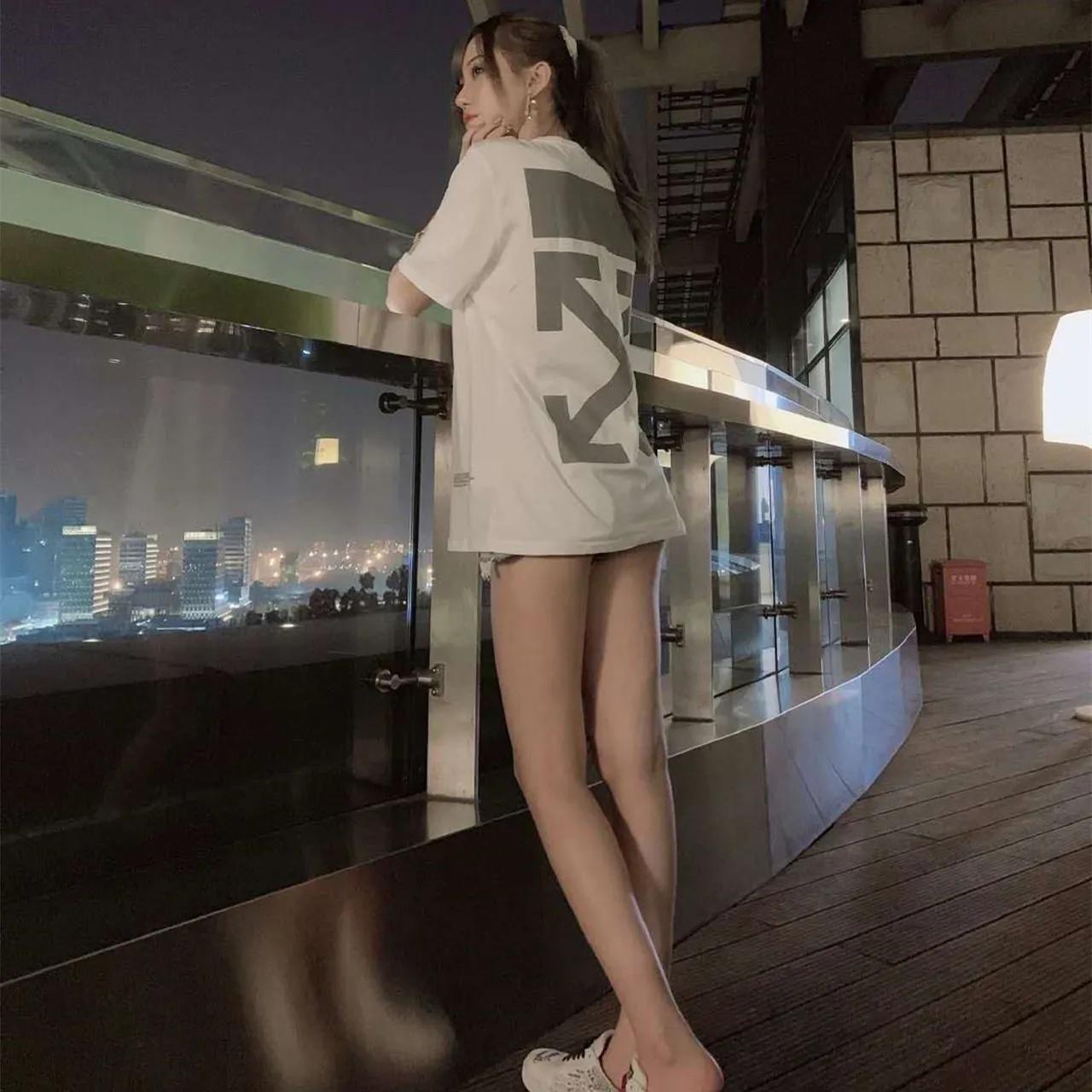 腐团儿的腿有多长看到她cos亚瑟王努力后退网友太女神了