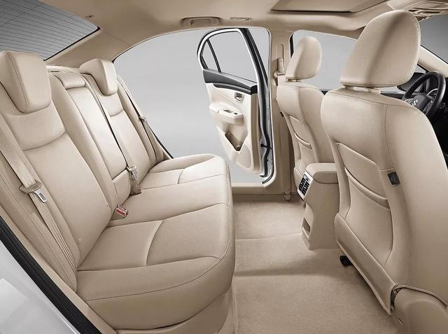 为什么德系车后排地板凸起，日系车却是平的