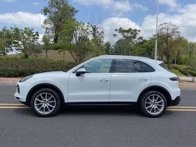 20款保时捷卡宴3.0T售价53.8万科技感十足，彰显年轻时尚的魅力