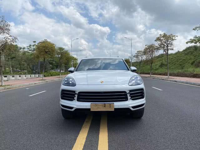 20款保时捷卡宴3.0T售价53.8万科技感十足，彰显年轻时尚的魅力