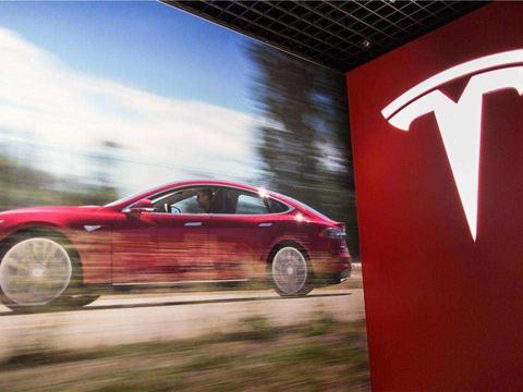 终于涨了！特斯拉选装FSD上涨1000美元 老车主们心里平衡了