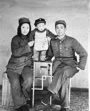 他是红军最厉害的机枪手,曾掩护十八勇士