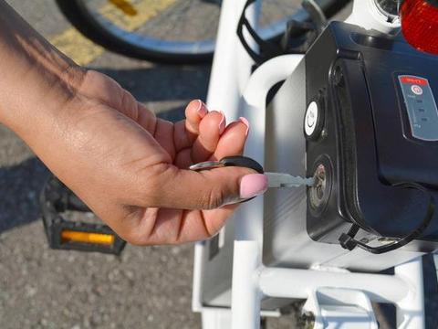 电动车过充与亏电，对电池有什么影响？十年老师傅告诉你！