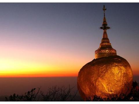全球最“神秘”佛塔，建于悬崖边上611吨巨石上，2500年屹立不倒