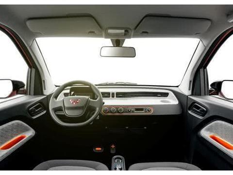 小而强大，宏光 MINI 电动车内饰实拍图发布