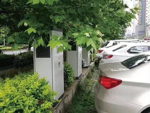 河南南阳市新基建工作亮点：建成新能源充电站43座充电桩1015台