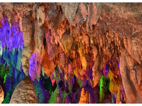 我国最著名的四大溶洞，洞内景观千姿百态，全部是4A级景区