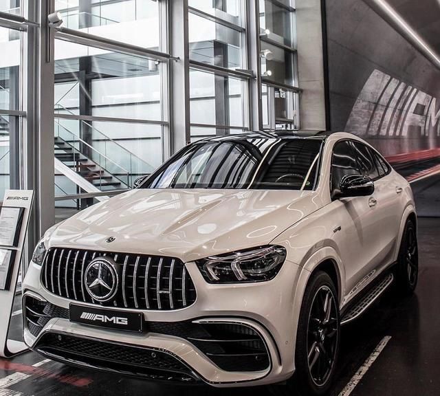 奔驰AMGGLE63,奔驰amggle43轿跑suv 全新奔驰amg gle63s 轿跑suv实拍,整车的造型很动感