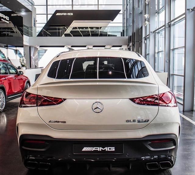 2021款奔驰gle63s参数,2021款奔驰gle63 全新奔驰amg gle63s 轿跑suv实拍,整车的造型很动感