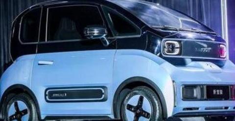 同等价格的电动汽车与燃油汽车相比，使用寿命谁的长？