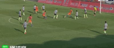 鲁能助教指挥意欲何为?球门两度失守 李太守却在替补席昏昏欲睡
