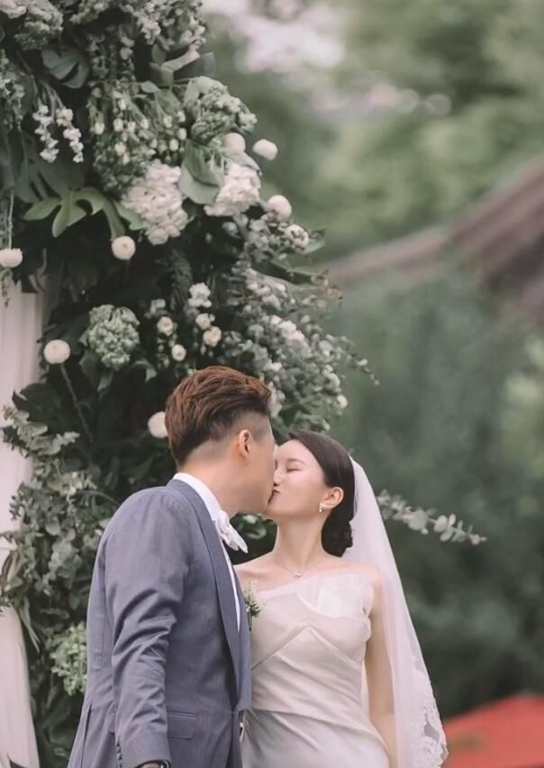 沈涛大婚妻子首露真容:娶了她,是这辈子做过最骄傲的事情