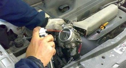 汽车发动机积碳常见清理方式汇总解析：4/5的方式都不科学