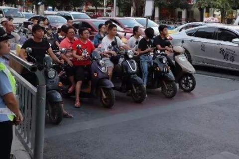 抢购头盔热潮还没过去，又一项新规来了