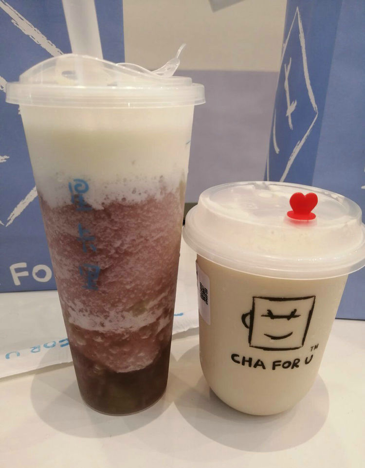 王俊凯家的奶茶店正常营业,点了两杯奶茶,看到价格,你