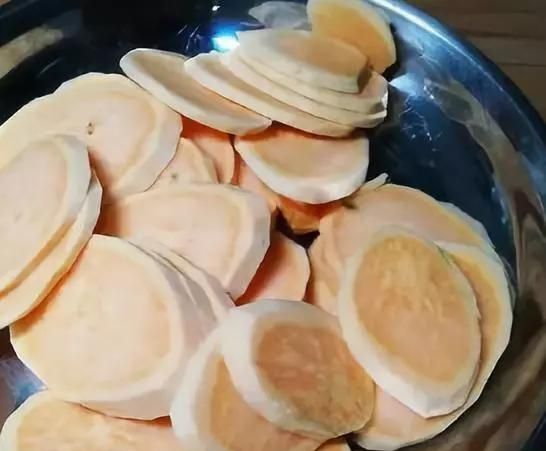 美食做法推荐——奶香红薯饼