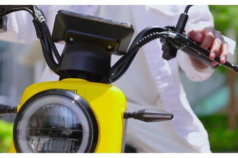 这款电动车外观靓丽，没有脚蹬子，青年人的时尚代步之选