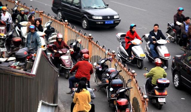 国内电动车满大街都是，为什么在国外看不到？外国人：我们不傻