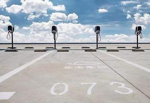 充电桩被“点名”，“基建狂魔”出手，又是一波发展红利？