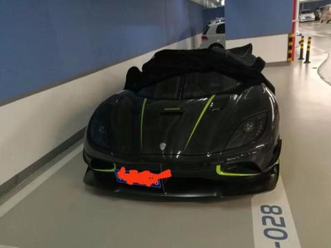 1700万科尼赛克，机油管爆了，修一下上千，保养一次28万