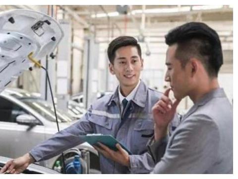 新车买了两年了，保养去4S店还是去汽修店好？