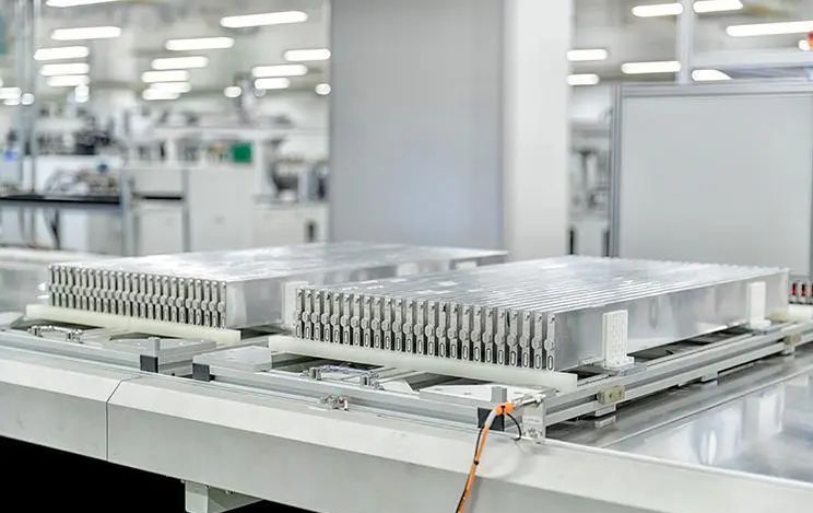 刀片电池或将全线上马,比亚迪秦、宋系列三车齐发