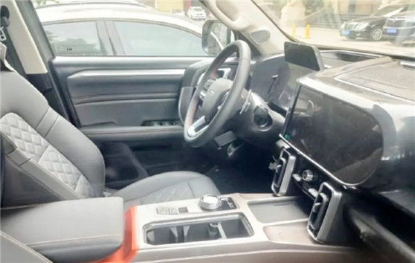 酷似“G”!?或命名全新车系 哈弗全新硬派SUV路试谍照曝光