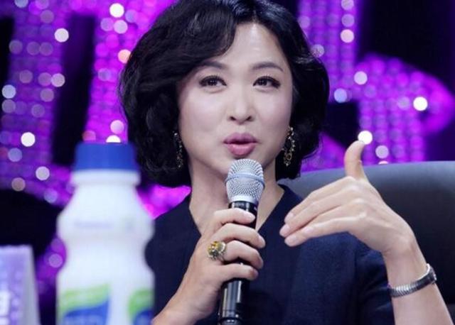 金星自爆:和老公汉斯离婚就用了5分钟,刚出民政局就进了派出所