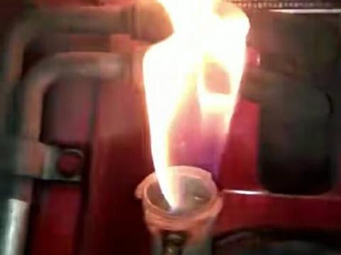 燃气卡车水箱内冷却液为何遇火会燃烧？别慌