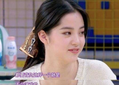 何炅替欧阳娜娜说话后道歉,跟浙江卫视《演员的诞生》有关