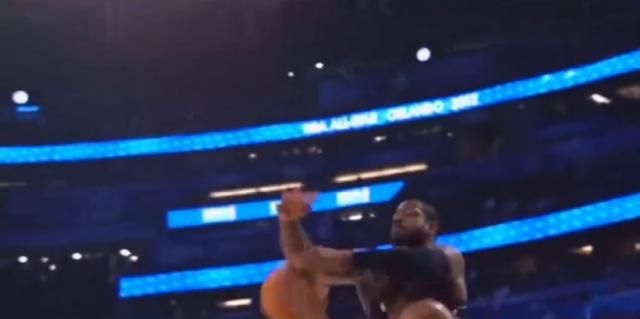 韋德不小心打斷Kobe鼻子,隨後連忙道歉,老大卻安慰:我喜歡這樣!-黑特籃球-NBA新聞影音圖片分享社區