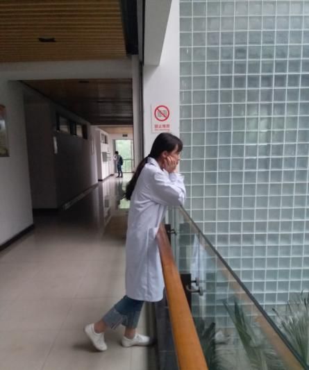 她投身于有机化学专业,获奖无数
