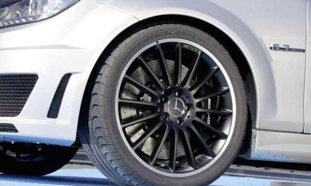 家用车轮胎该怎么更换？别想着10年不换，不然车辆容易提前报废